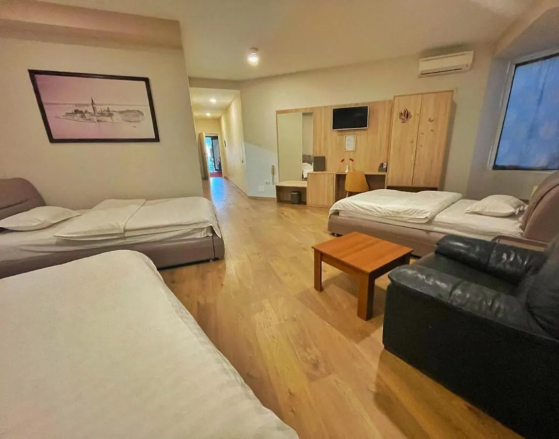 Park Hotel Tirana Yzberish
