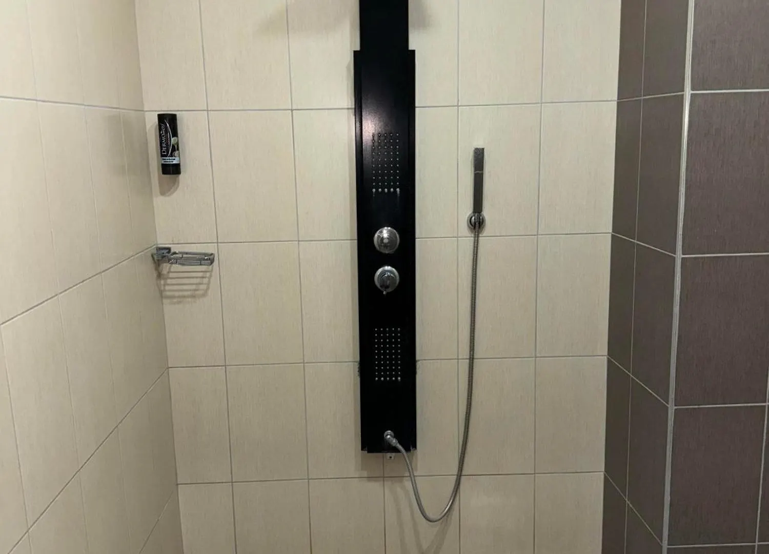 Park Hotel Tirana Yzberish