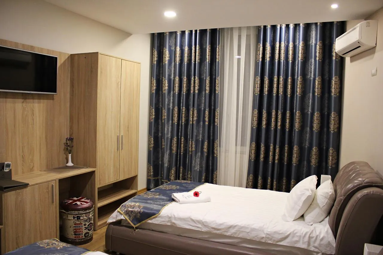 Park Hotel Tirana Yzberish