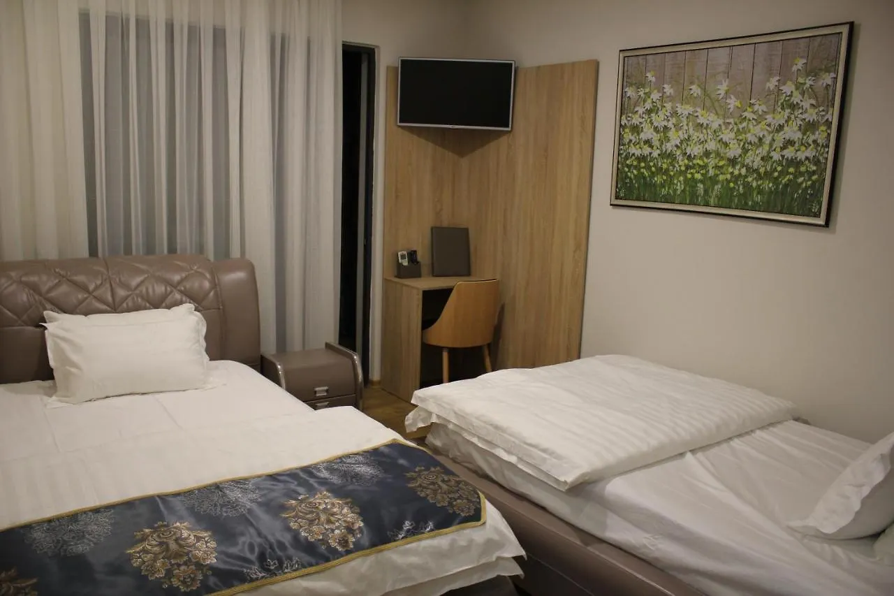 ***  Park Hotel Tirana Yzberishti Albania