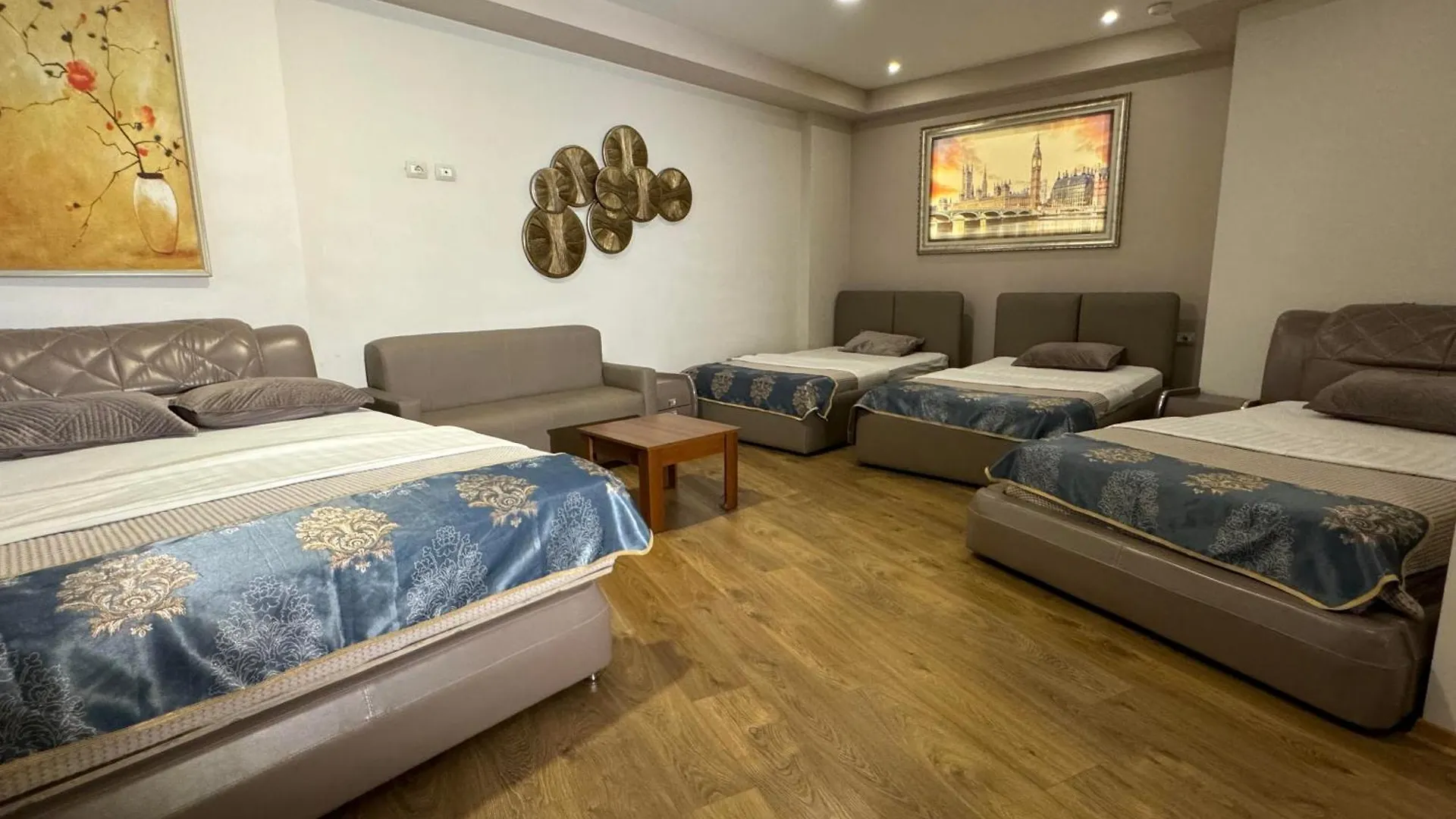 Park Hotel Tirana Yzberishti 3*,  Albania