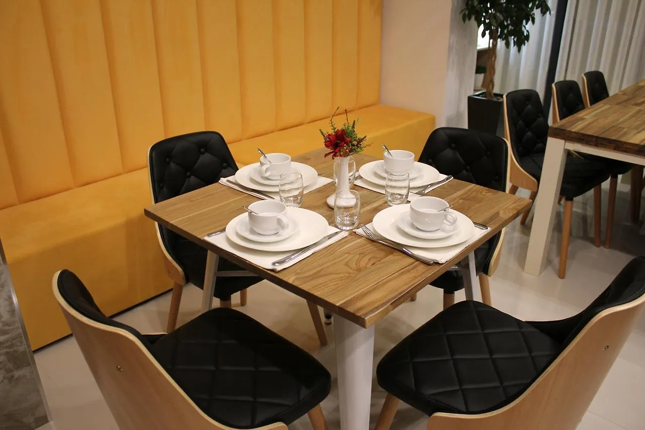 Park Hotel Tirana Yzberishti 3*,